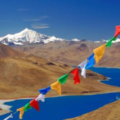 Tibet: Gebedsvlaggen in de Wind_333Travel