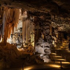 Ontdek de Cango Caves in Oudtshoorn. Afrika reis op maat in Zuid-Afrika.